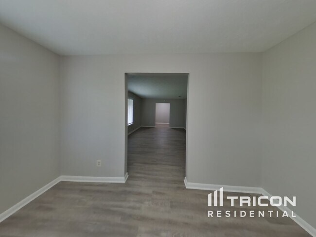Foto del edificio - 10769 High Ridge Rd