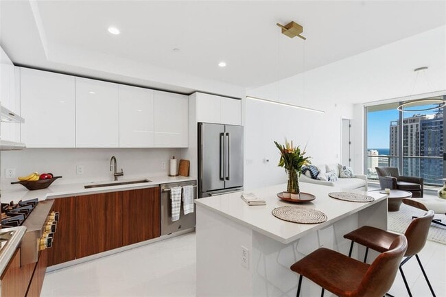 Building Photo - 400 Central Ave