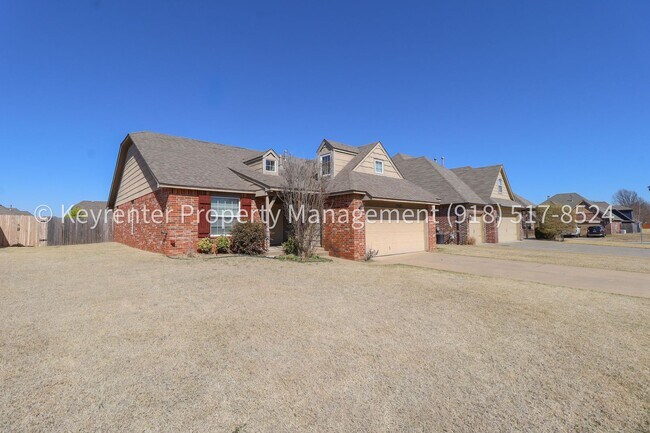 Foto del edificio - Beautiful 3 Bedroom Home in Broken Arrow – Available January!