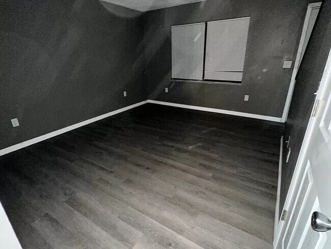 Foto del edificio - 1415 Ridge Lake Court