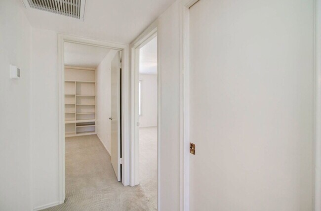 Building Photo - 4850 N 73rd St