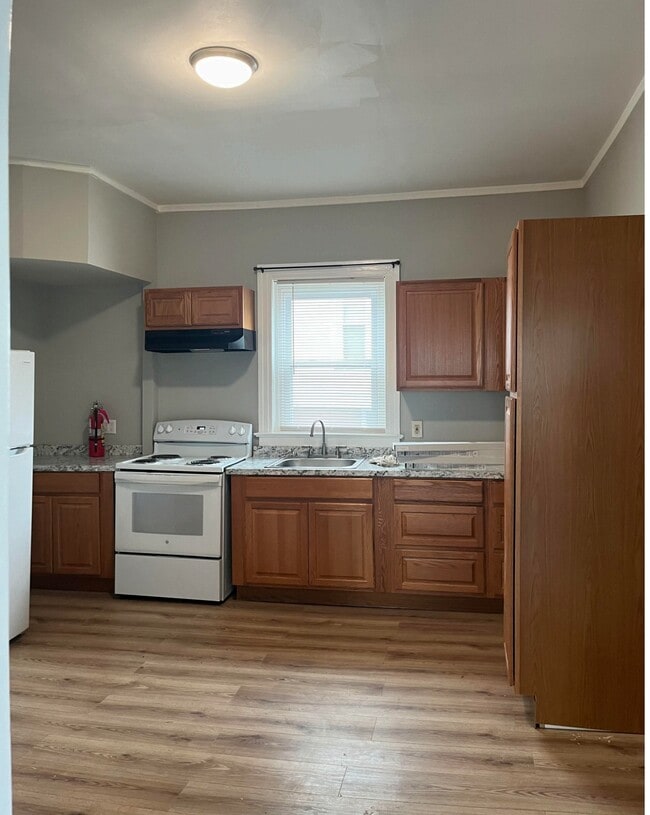 Kitchen - 52 Grand Ave