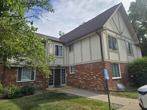 Building Photo - 30256 Southfield Rd