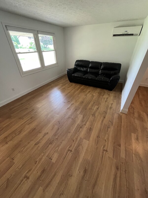 Foto del edificio - 2576 Ocelot St NE