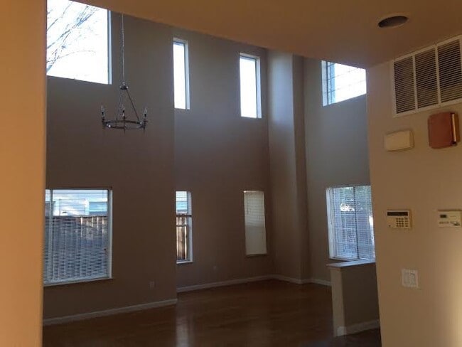 Foto del edificio - 5124 Paddock Ct