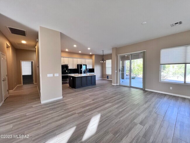 Building Photo - 5176 N Fairway Heights Dr