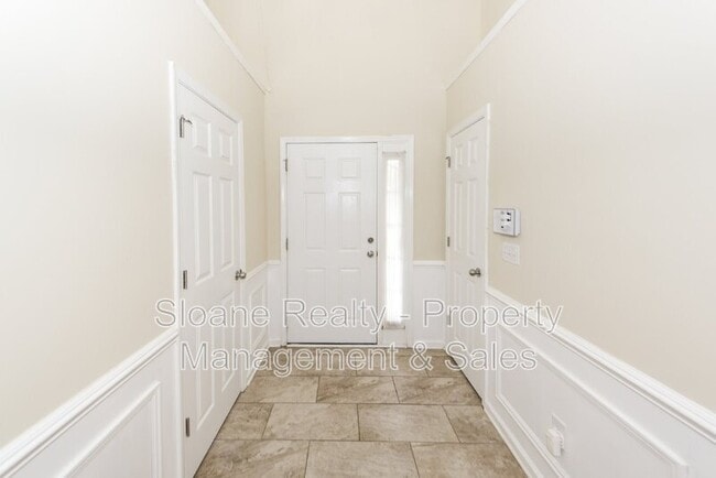 Building Photo - 2457 Scholar Ln