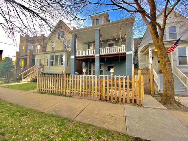 Building Photo - 4740 W Grace St
