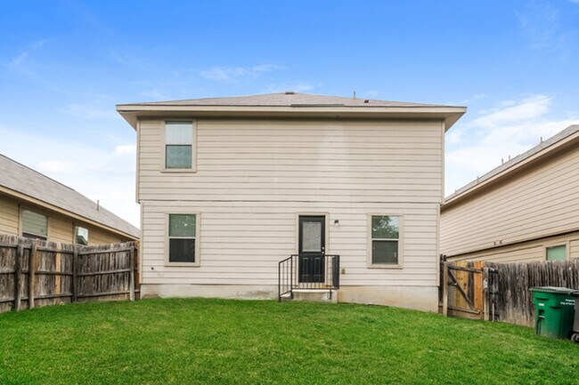 Foto del edificio - 6118 Pow Wow Dr