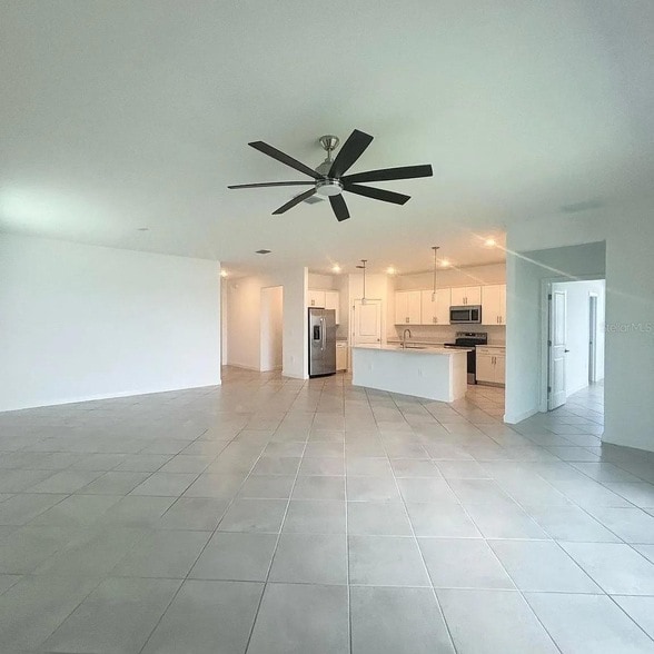 Foto del edificio - 8318 Waterscape Rd