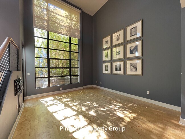 Foto del edificio - 350 East Mission Street, Unit 119
