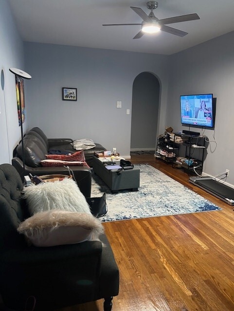 Spacious Living room/dining room - 4514 43rd St