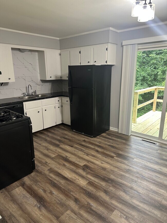 Building Photo - 2555 Ridgemoor Dr SE