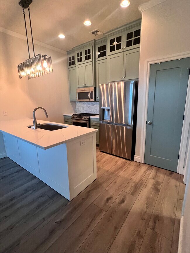 cocina (refrigerador no incluido) - 14516 Park Cir