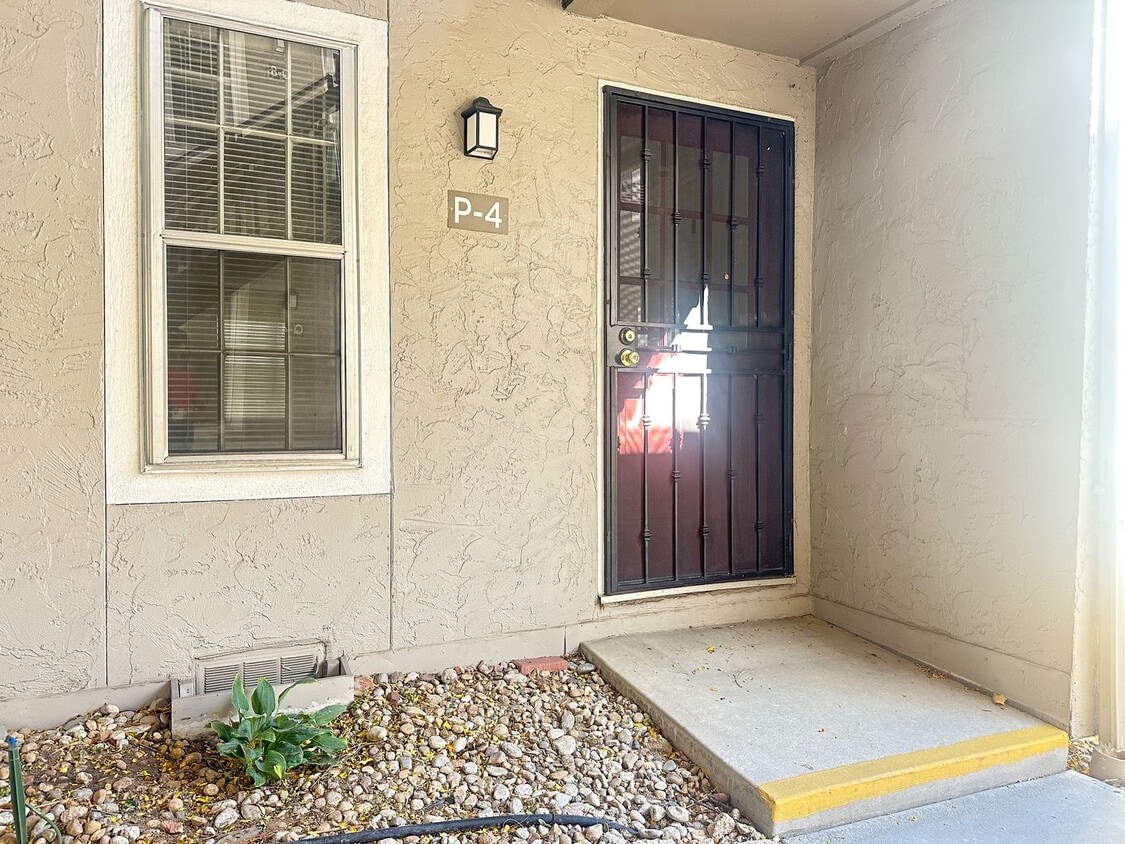 Foto principal - End-Unit Condo in Southglenn