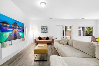 Building Photo - 1123 NE 23rd Ter