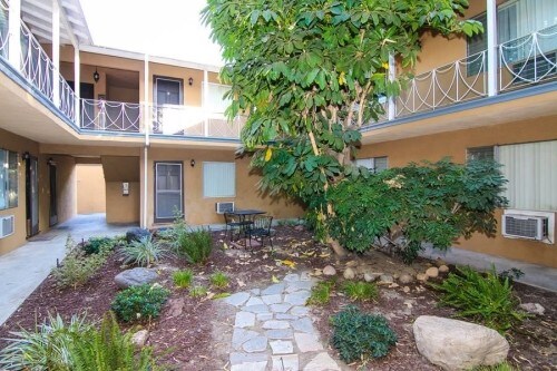 Foto del edificio - 6326 Coldwater Canyon Ave