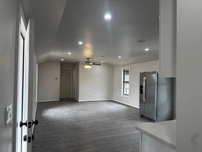 Building Photo - 627 CR-5102I