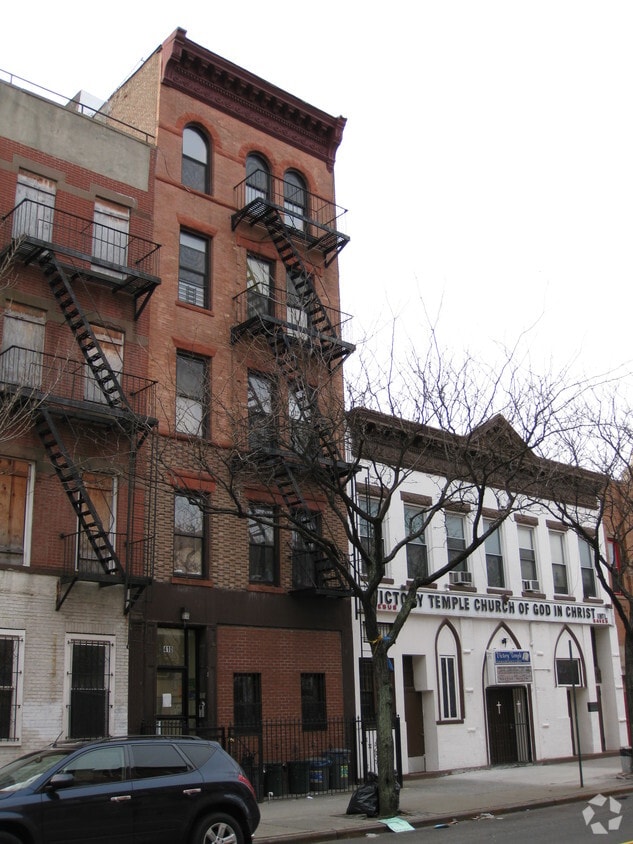 Building Photo - 410 Gates Ave