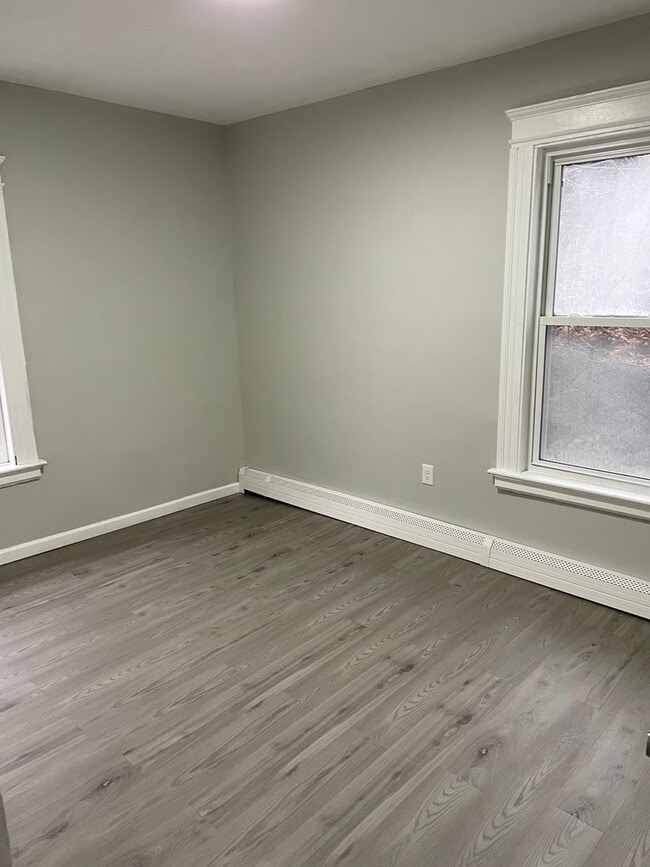 Foto del edificio - Fully renovated 6 bedroom single family ho...