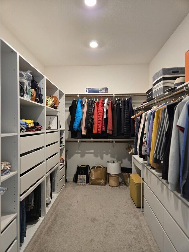 Foto del edificio - 2413 Village Square Blvd