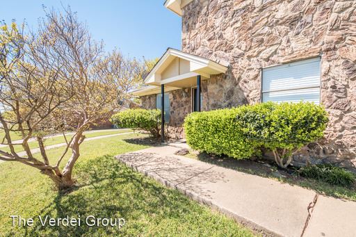 Primary Photo - 2721 Hurstview Dr