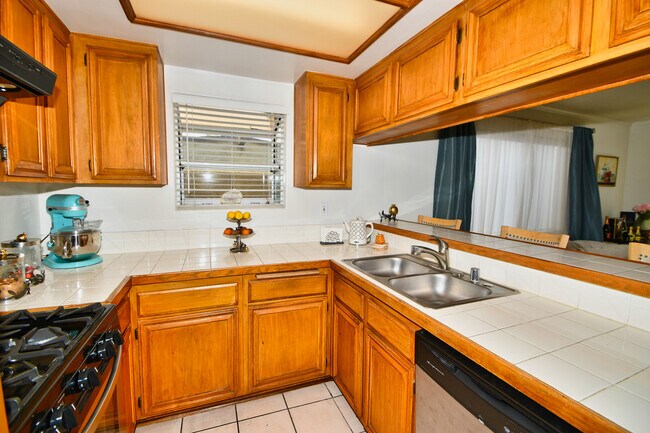 Foto del edificio - 1126 W 228th St