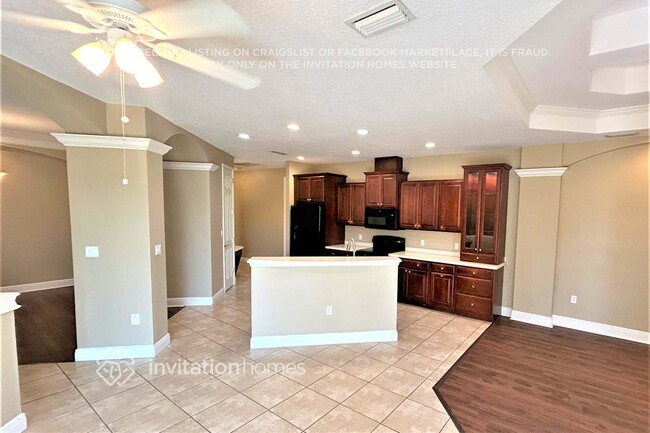 Building Photo - 4684 Tuscana Dr