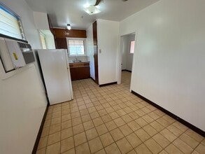 Building Photo - 3944 Maunaloa Ave