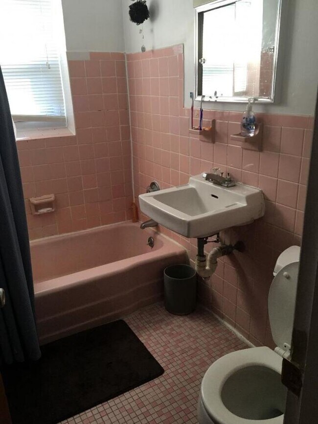 Foto del edificio - 2 bedroom in Chestnut Hill MA 02467