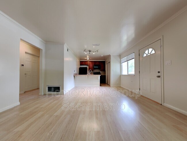 Foto del edificio - 4516 Greenholme Dr