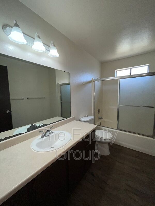 Foto del edificio - 971 East Palm Ave