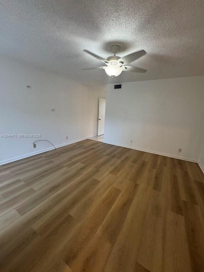 Foto del edificio - 7591 NW 1st St