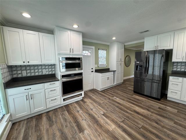 Building Photo - 5016 I-35