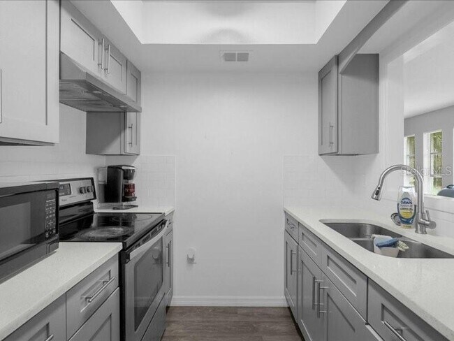 Foto del edificio - 617 N Sinclair Ave