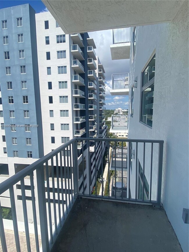 Building Photo - 140 S Dixie Hwy