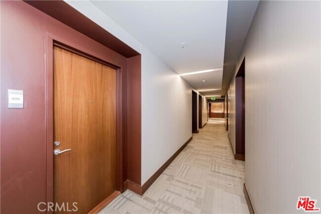 Foto del edificio - 1155 S Grand Ave
