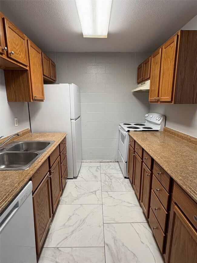 Foto del edificio - 149 Emerald Dr