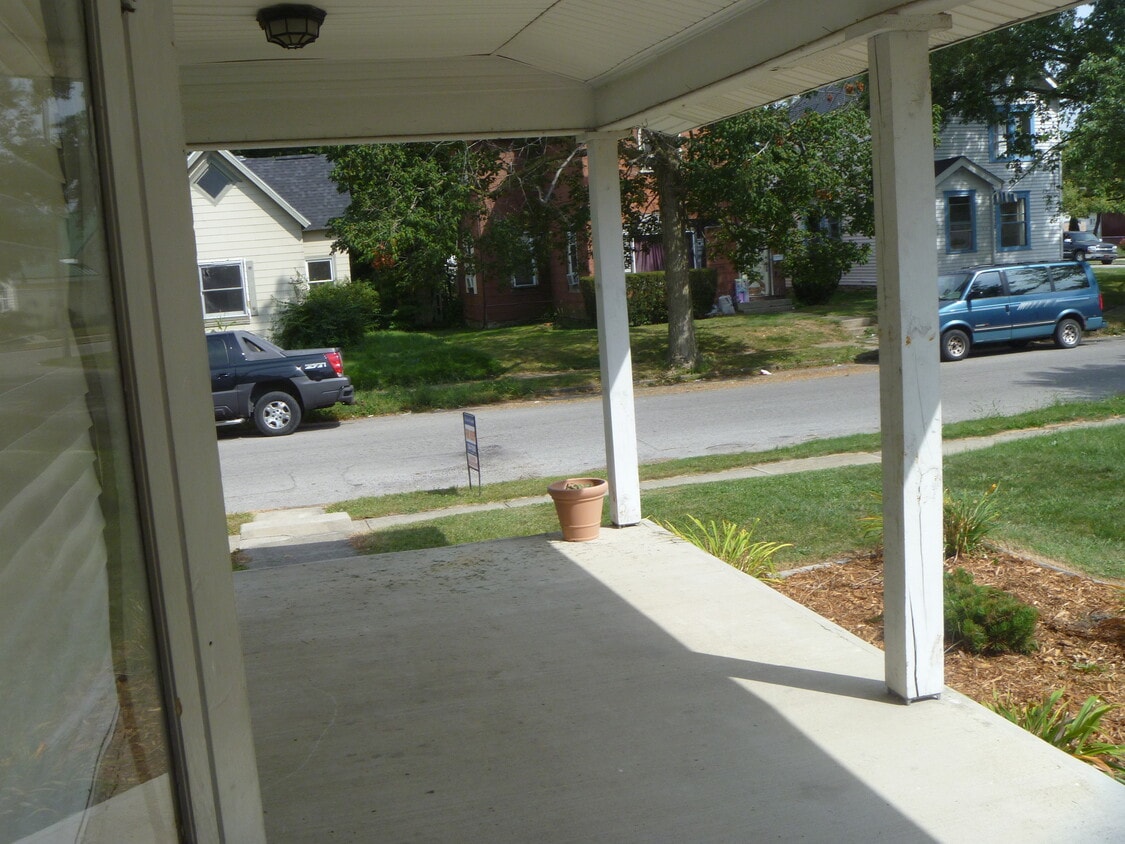 Building Photo - 107 N G St