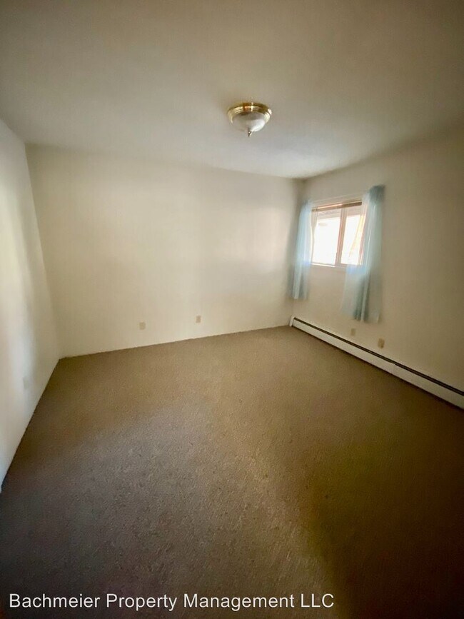 Building Photo - 2 br, 1.5 bath House - 105 NW 5th St
