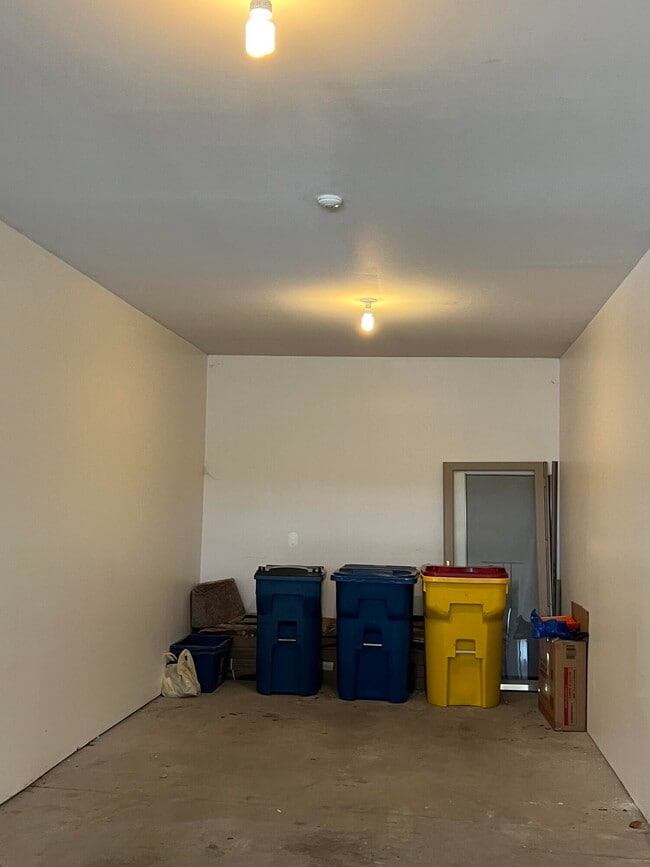 Building Photo - 39656 Rockcrest Ln