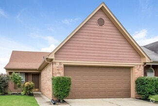 Building Photo - 5378 Russell Dr