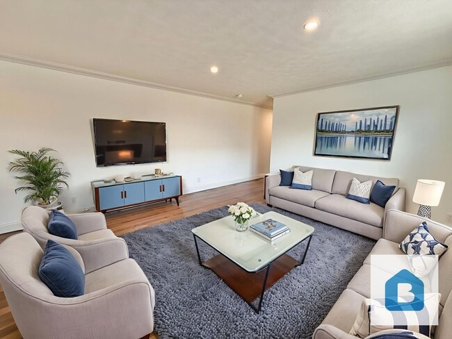 Foto del edificio - 1909 E Routt Ave