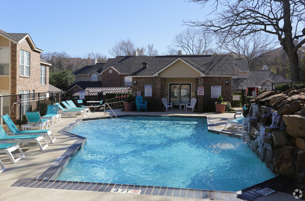 Sandstone At Bear Creek - Apartments in Euless, TX | Apartments.com