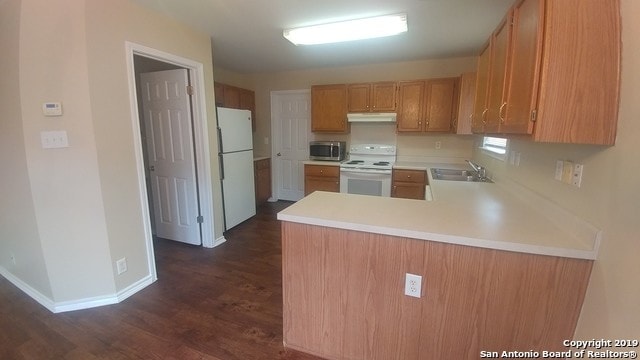 Building Photo - 7121 Lynn Lake Dr