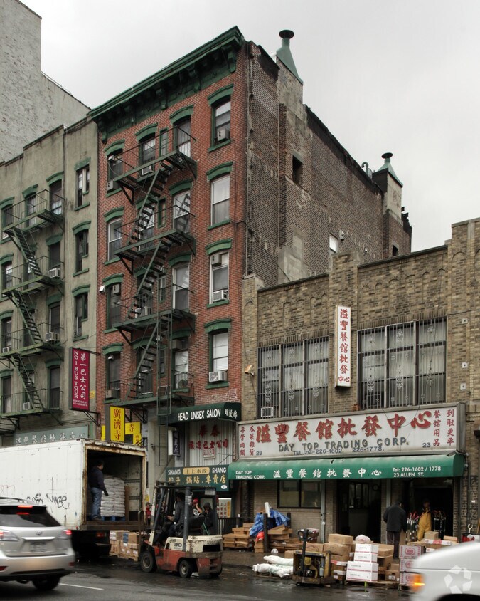Primary Photo - 21 Allen St