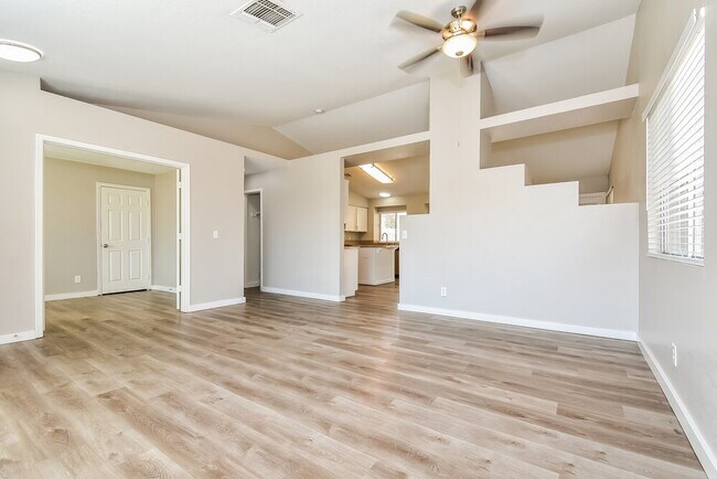 Foto del edificio - 8073 Boardwalk Way