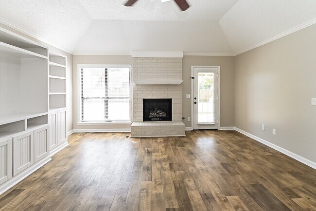 Building Photo - 7071 Amber Dr
