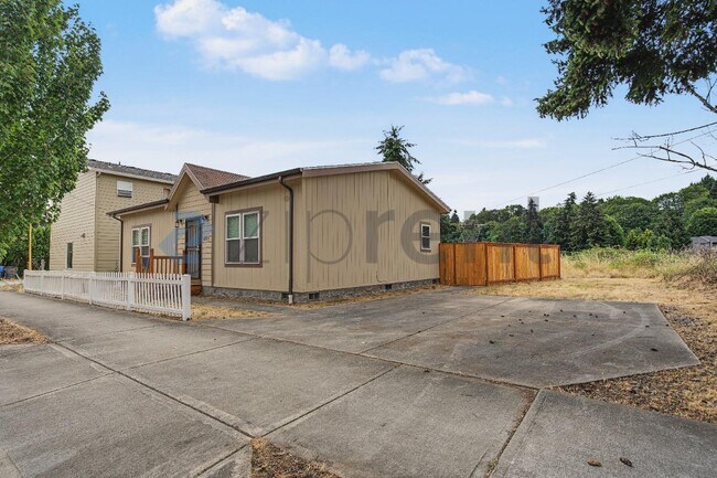 Building Photo - Unit