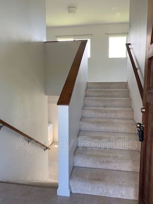 Building Photo - 2419 St Louis Dr